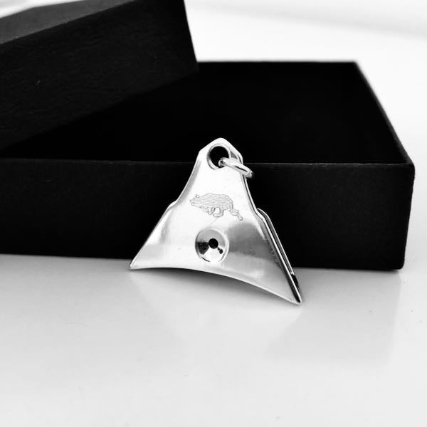 Minnie Logan Whistle - Solid Silver Running Collie